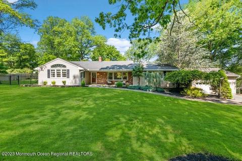 17 Holly Ct, Middletown, NJ 07748