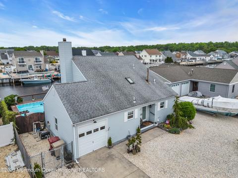 82 Windjammer Ct, Bayville, NJ 08721
