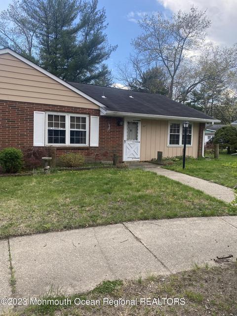 81 Dorchester Dr # f, Lakewood, NJ 08701