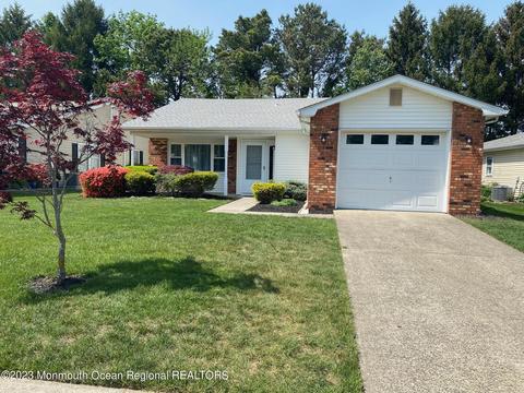 132 Lions Head Blvd S, Brick, NJ 08723