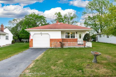 4 Goyave St, Toms River, NJ 08757