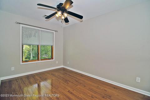 49 Lighthouse Dr, Waretown, NJ 08758 photo 14