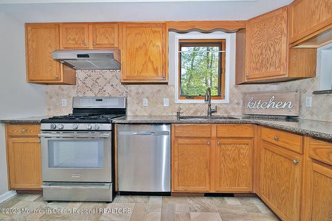 49 Lighthouse Dr, Waretown, NJ 08758 photo 9