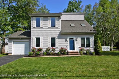 49 Lighthouse Dr, Waretown, NJ 08758