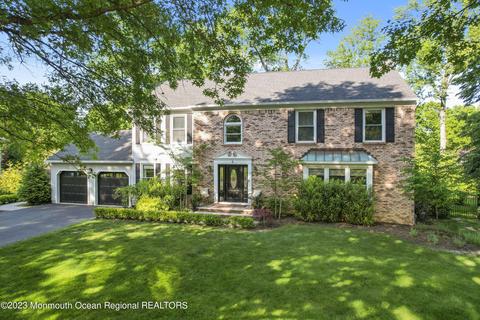 4 Aspen Ct, Ocean, NJ 07712