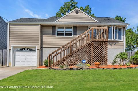 19 Anderson St, Union Beach, NJ 07735