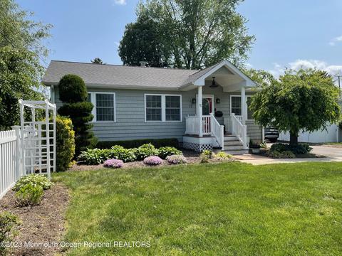 72 Cherry St, Tinton Falls, NJ 07724