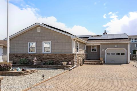 53 Blue Heron Dr S, Toms River, NJ 08753