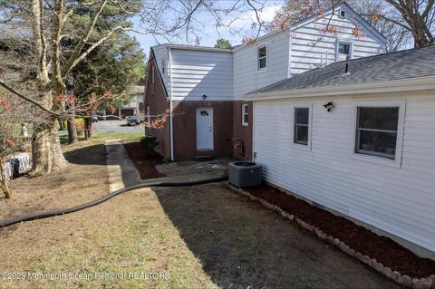 48 Oak St, Old Bridge, NJ 08857