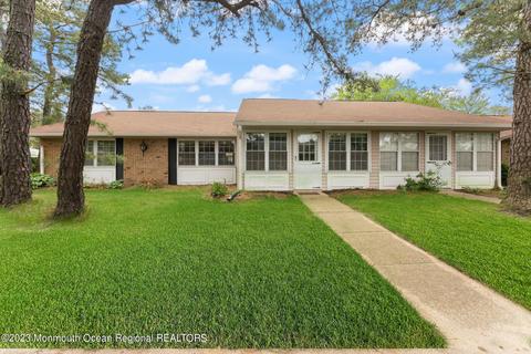 49 Cambridge Cir # a, Manchester, NJ 08759