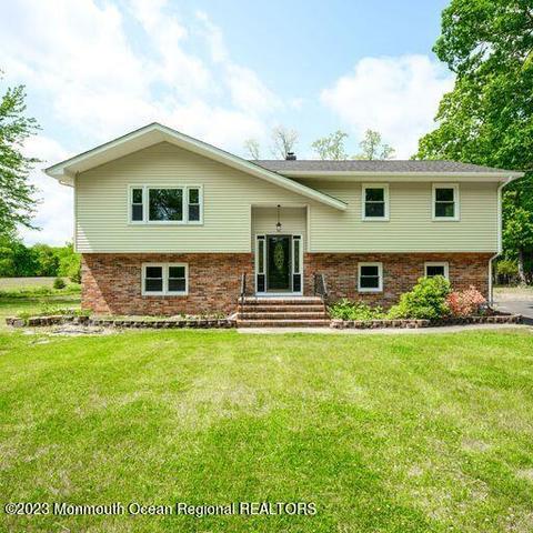 117 Lemon Rd, Farmingdale, NJ 07727