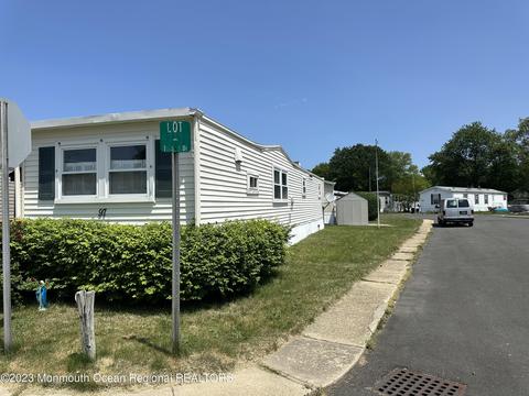 97 Locust Grv, Hazlet, NJ 07730