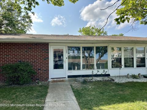 1194 Clydebank Ct # C, Lakewood, NJ 08701