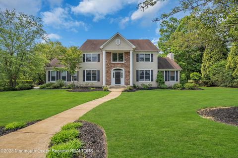18 Coventry Dr, Ocean, NJ 07712