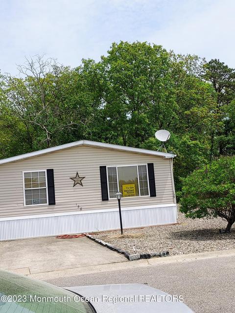 158 Pine Acres Dr, Toms River, NJ 08757