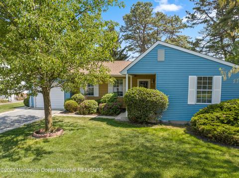 43 Berkshire Rd, Manchester, NJ 08759