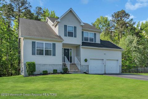 23 Maxim Ct, Jackson, NJ 08527