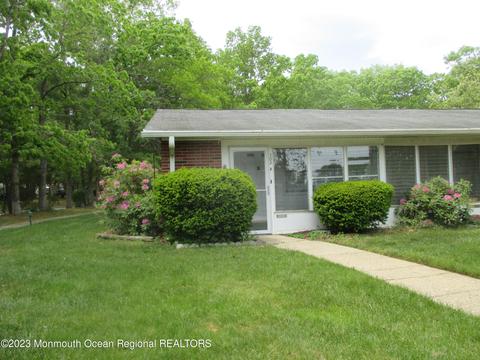 302 W Malvern Ct # A, Lakewood, NJ 08701