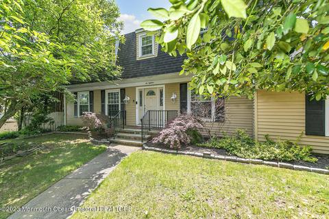 618 Rolling Hills Dr, Brick, NJ 08724