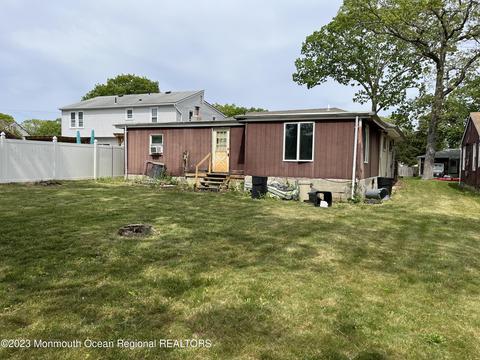 617 Mistletoe Ave, Point Pleasant, NJ 08742