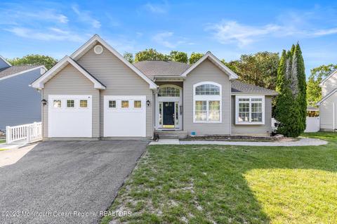 1022 Whispering Oak Ln, Manahawkin, NJ 08050