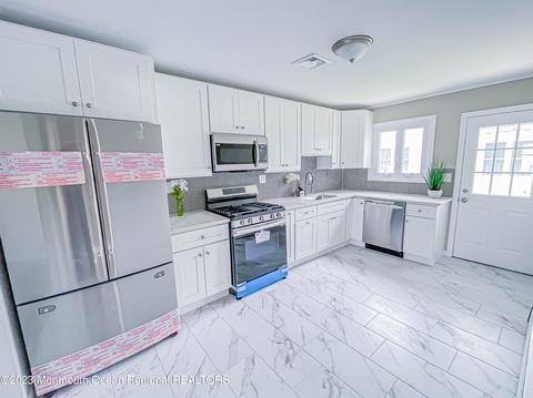 17 Claremont St, Toms River, NJ 08757