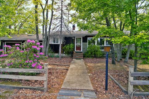 731 Alpine St, Forked River, NJ 08731