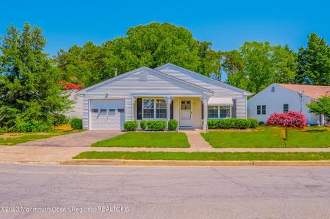 37 Seaview Ave, Brick, NJ 08723