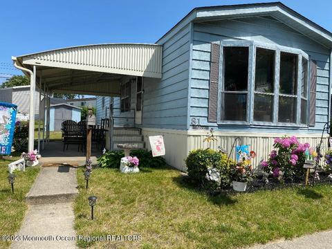 81 Shore Haven Rd, Hazlet, NJ 07730