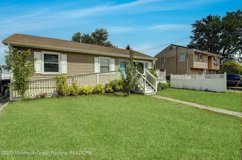 3108 Oceanic Dr, Toms River, NJ 08753