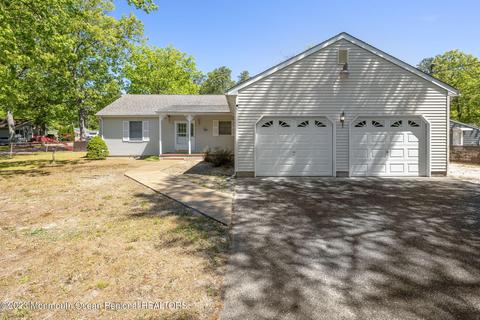 55 Holly Dr, Waretown, NJ 08758
