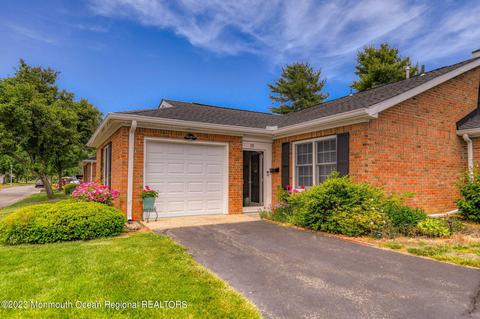 28 Dogwood Dr, Spring Lake Heights, NJ 07762