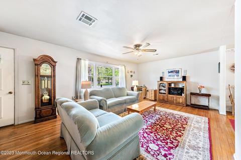 388 Constitution Dr, Forked River, NJ 08731 photo 3