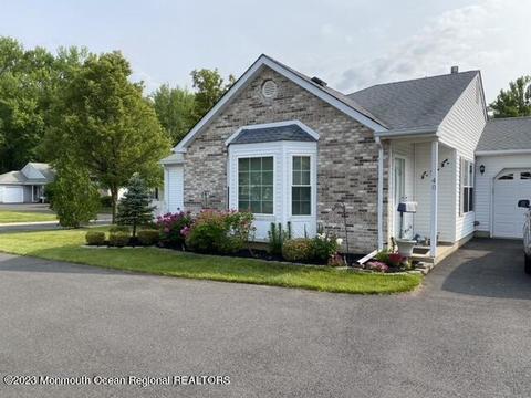 40 Farnworth Close #1000, Freehold, NJ 07728