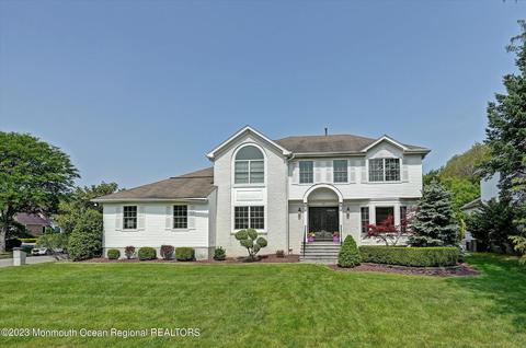 52 Amagansett Dr, Morganville, NJ 07751