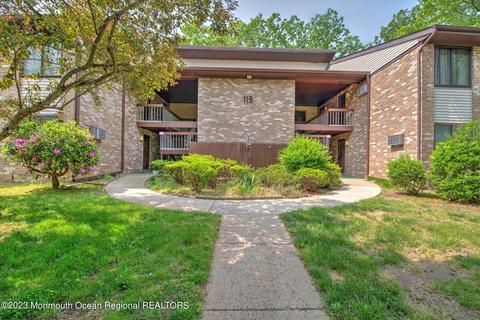 119 Amberly Dr #G, Manalapan, NJ 07726