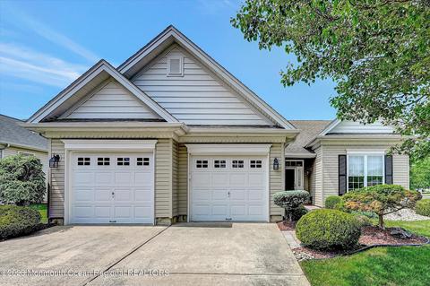 2 Inverness Ln, Jackson, NJ 08527