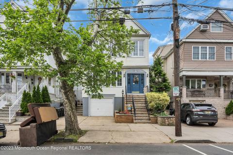 76 W 42nd St, Bayonne, NJ 07002