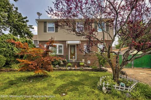 3 Hegel Pl, Port Monmouth, NJ 07758