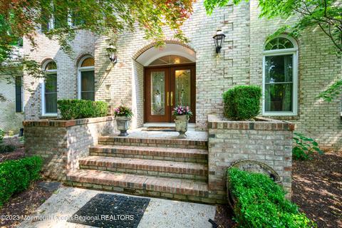 2 Oak Tree Ln, Holmdel, NJ 07733