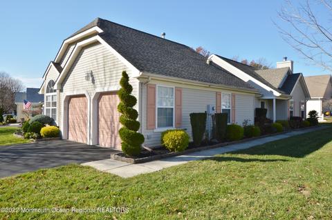 2943 Springwater Ct, Toms River, NJ 08755