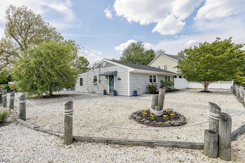201 11th St, Barnegat, NJ 08005
