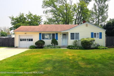 9 Twilight Pl, Port Monmouth, NJ 07758