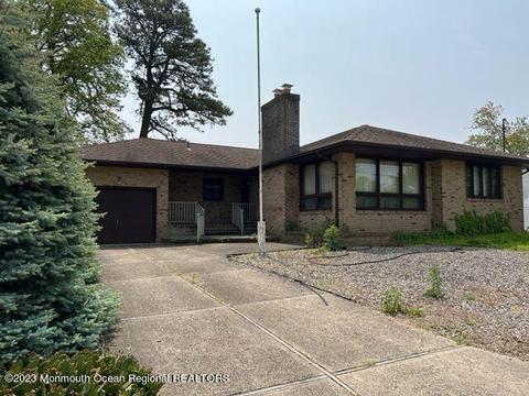 845 Halliard Ave, Beachwood, NJ 08722