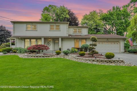 10 Lake Louise Rd, Morganville, NJ 07751
