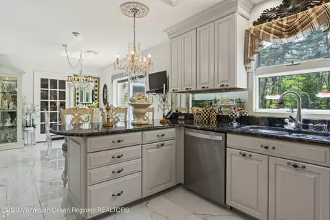 9 Southfork Dr, Jackson, NJ 08527 photo 4