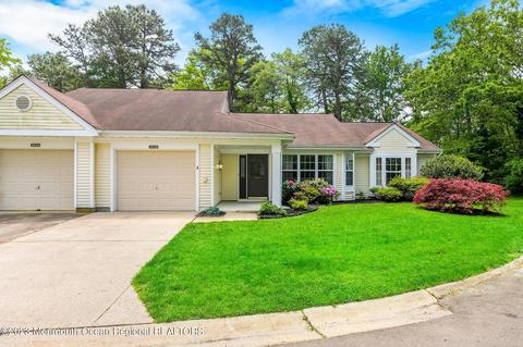 960 Buckingham Dr #B, Manchester, NJ 08759