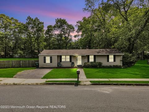 3 Redwood Rd, Howell, NJ 07731