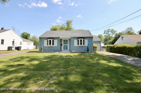4 Holmes Ter, Freehold, NJ 07728