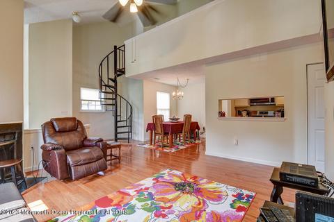 703 Daffodil Dr, Jackson, NJ 08527